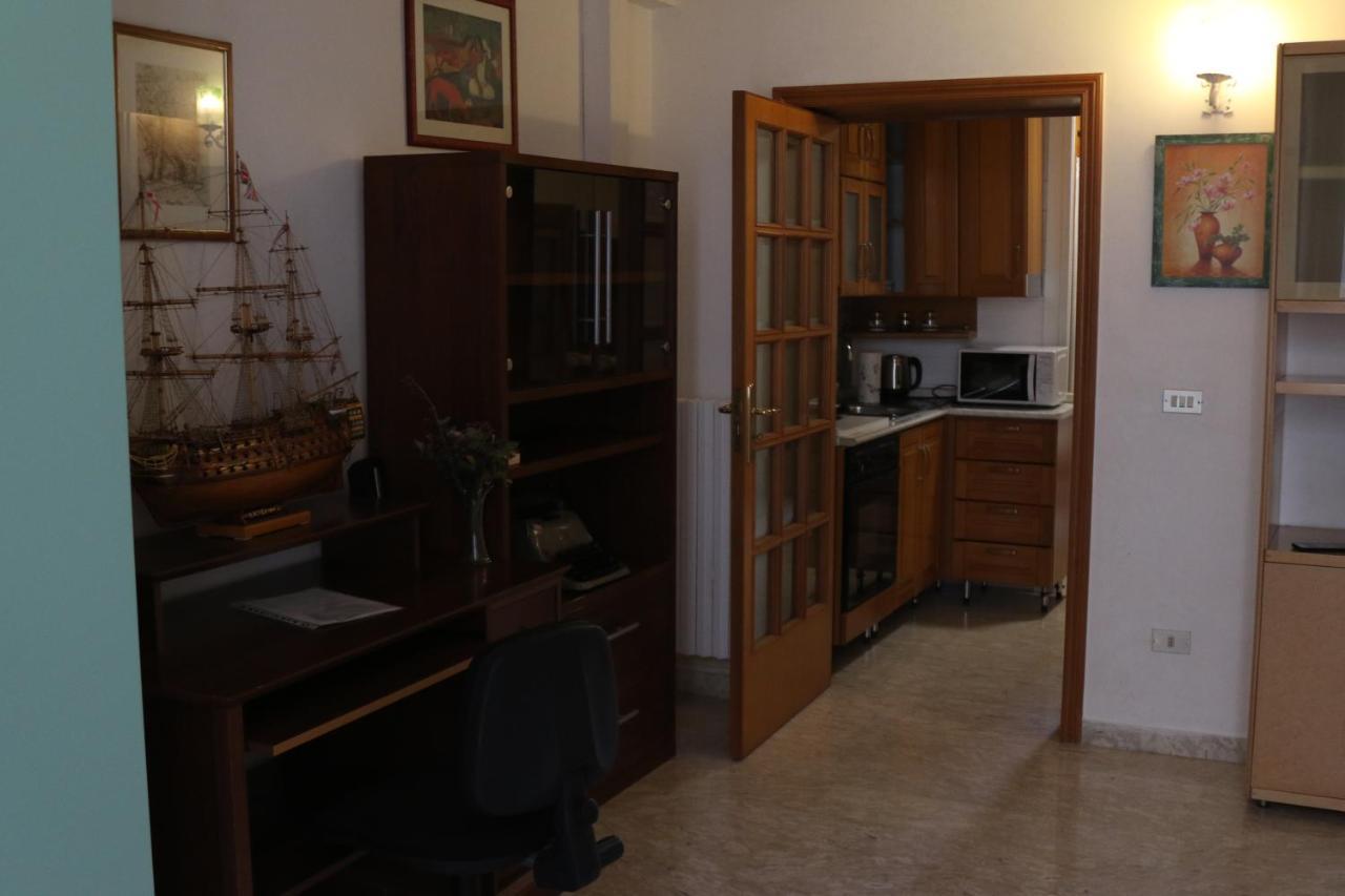 Holiday House Nel Cuore Di Bari Kültér fotó