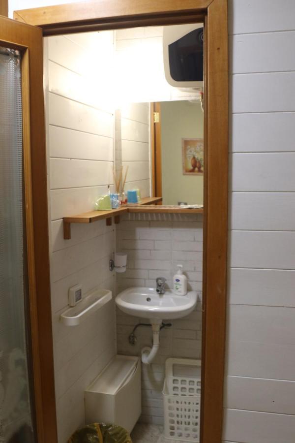 Holiday House Nel Cuore Di Bari Kültér fotó