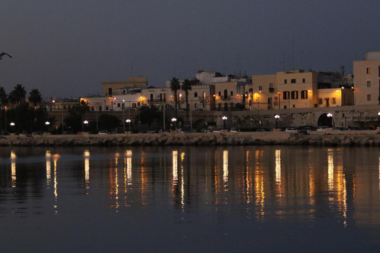 Holiday House Nel Cuore Di Bari Kültér fotó
