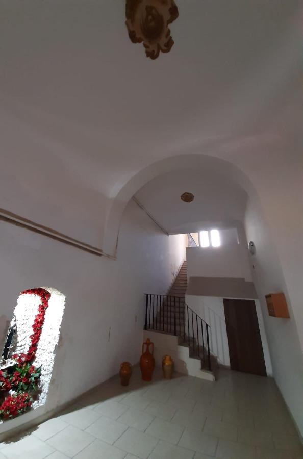 Holiday House Nel Cuore Di Bari Kültér fotó