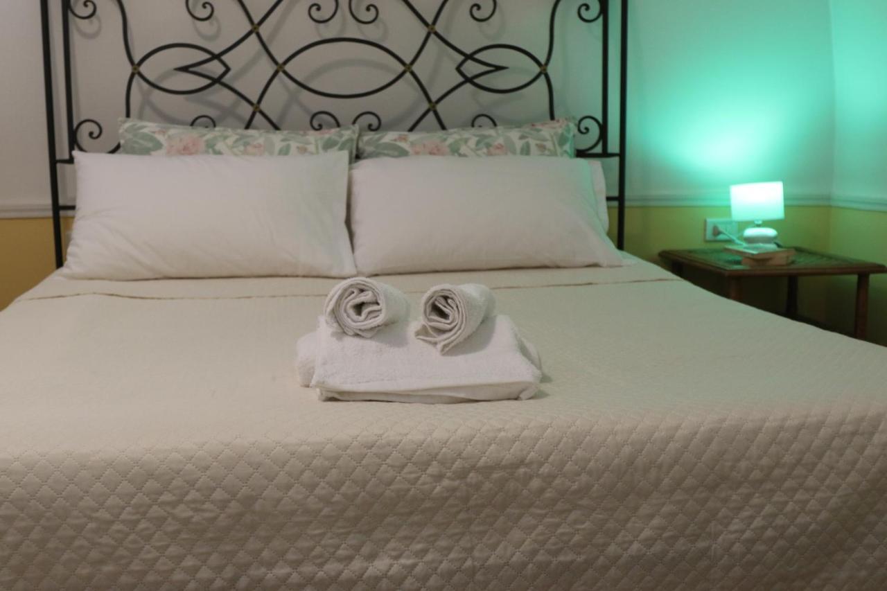 Holiday House Nel Cuore Di Bari Kültér fotó