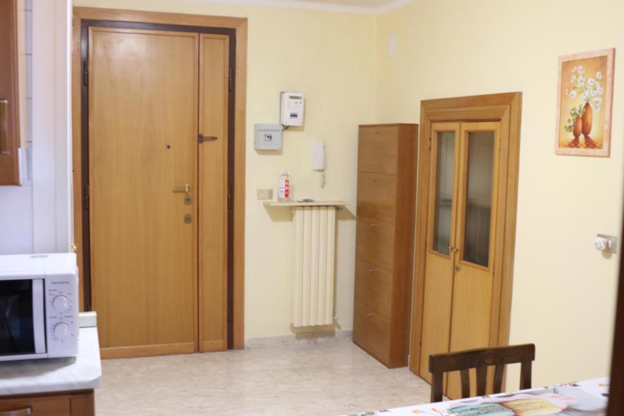 Holiday House Nel Cuore Di Bari Kültér fotó