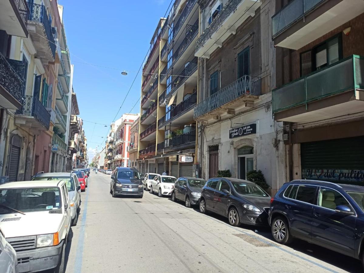 Holiday House Nel Cuore Di Bari Kültér fotó